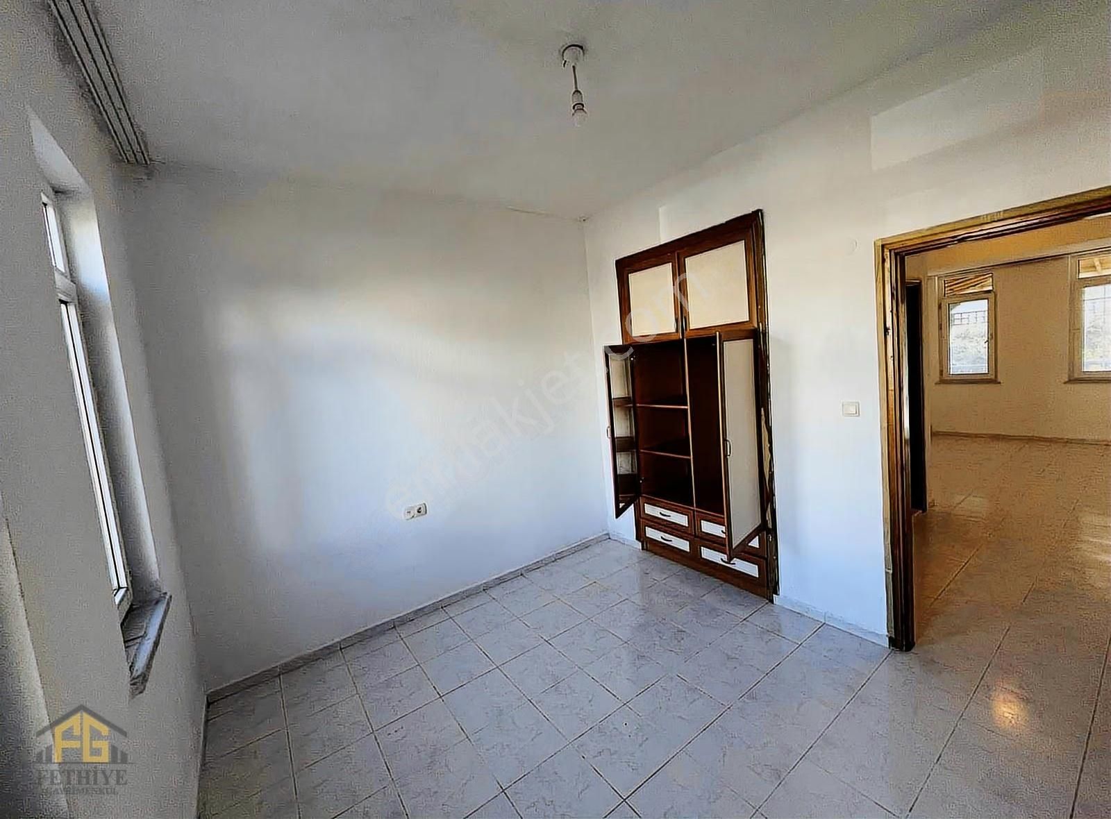 Foça Mahallesi Sahilde 1+1 Kiralık Daire - Görsel 2