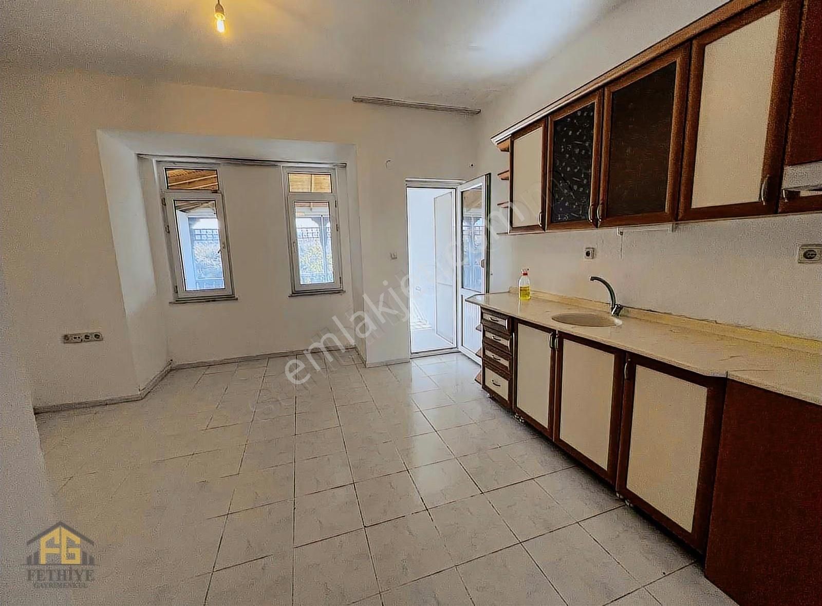 Foça Mahallesi Sahilde 1+1 Kiralık Daire - Görsel 5