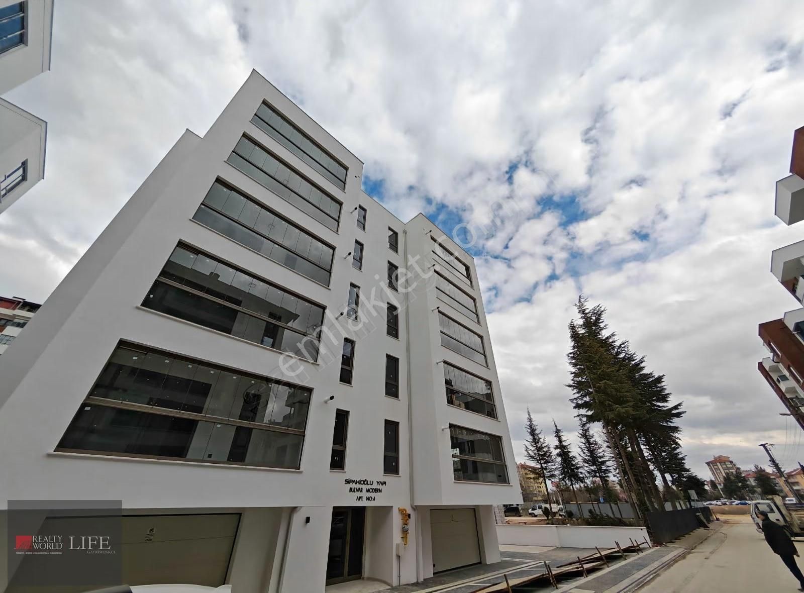 Rw Lıfe// Vişnelik Mh. Atatürk Bulv Yanı 2+1 Satılık Sıfır Daire