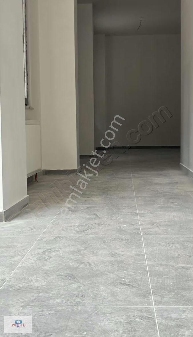 Elalmış Cad Sevği Sokakta Yeni İskanlı Binada Düz Giriş Dükkan - Görsel 4