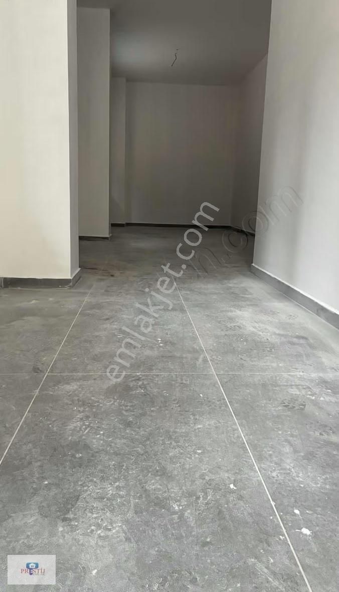 Elalmış Cad Sevği Sokakta Yeni İskanlı Binada Düz Giriş Dükkan - Görsel 10