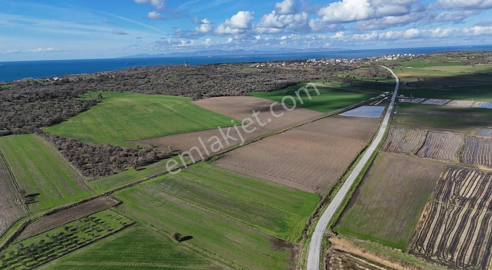 Yeniköyde Asfalt Cepheli, Verimli Ve Yatırımlık Fırsat Tarla - Görsel 2