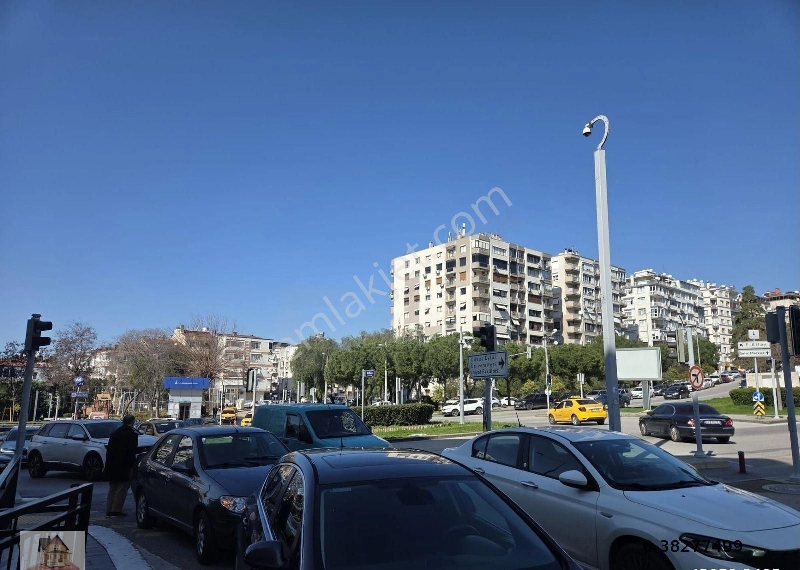 Göztepe Metro Yanında Cadde Üzeri 30m2 Ve Önünde 40-50 M2 Bahçesi Olan Kiralık Dükkan