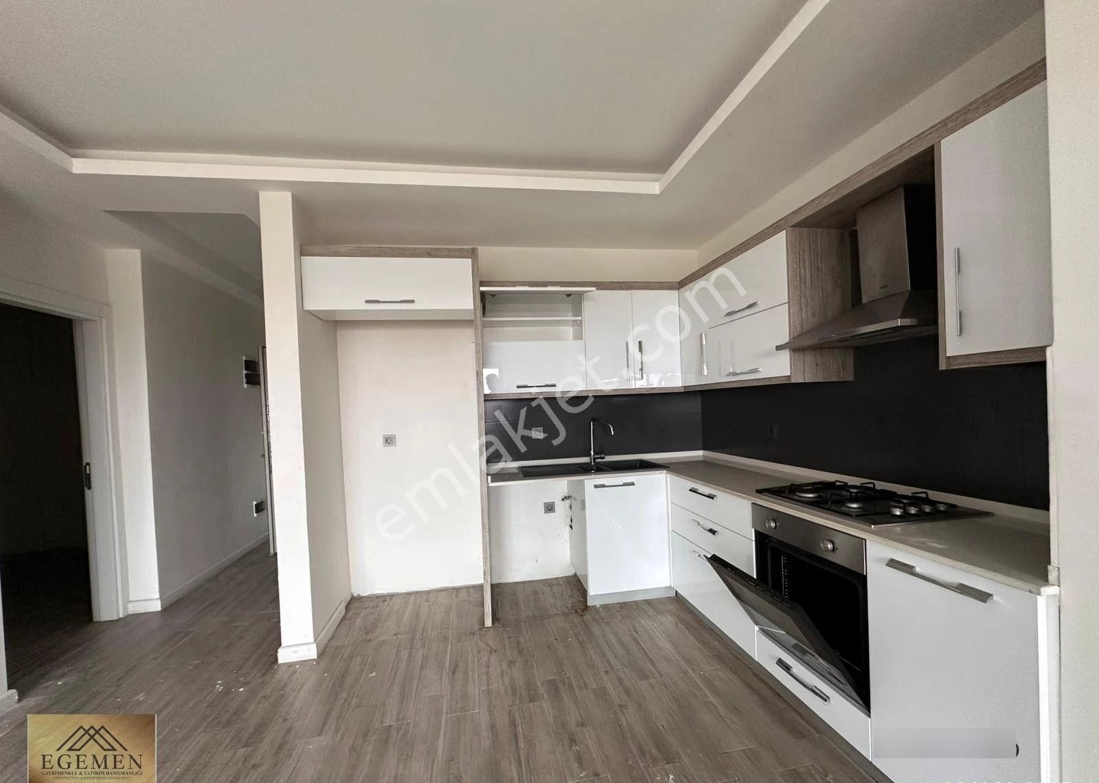 Kuşadası Değirmendere Mahallesinde 2+1 Kiralık Daire