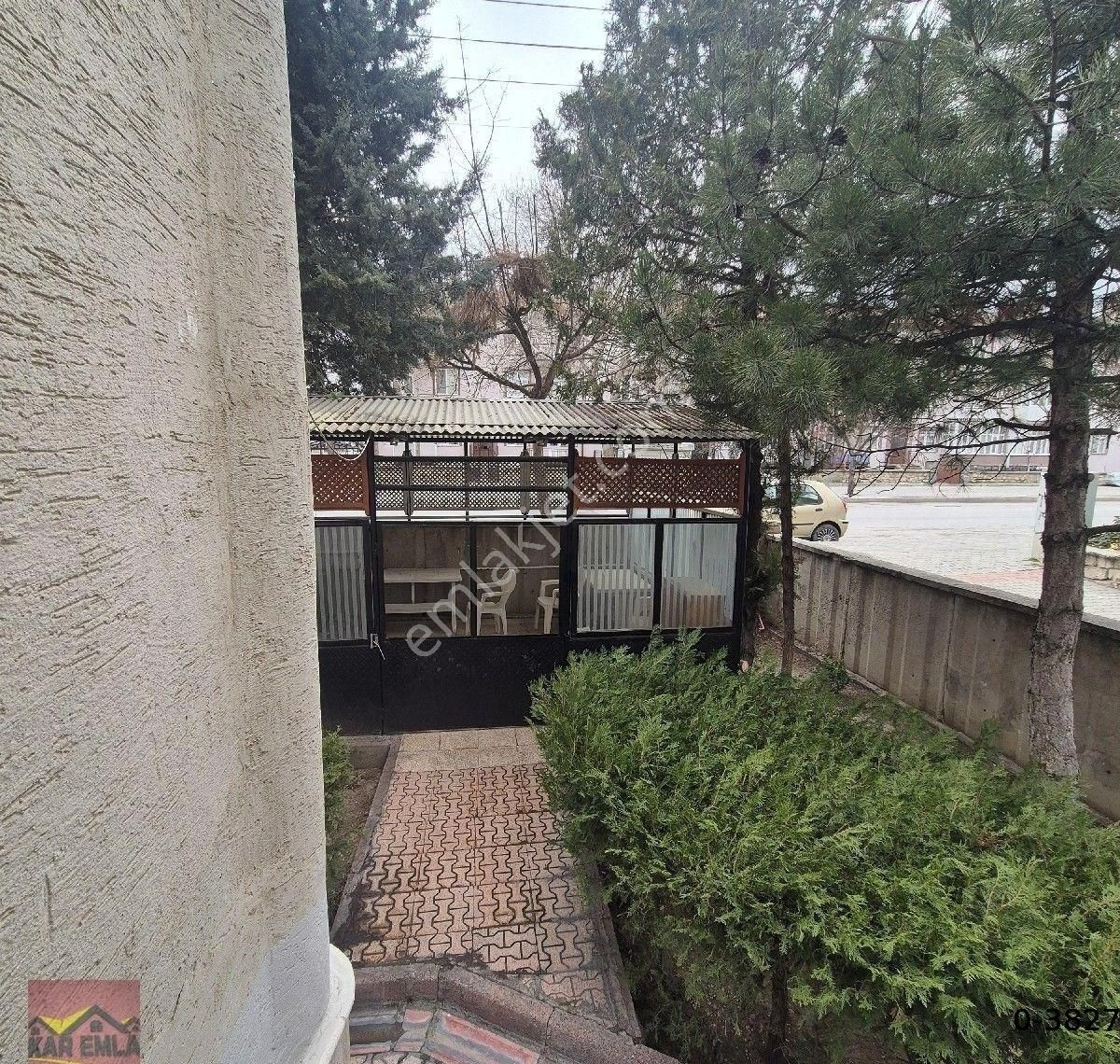 Barış Caddesine Yakın 2+1 Bakımlı Daire - Görsel 2