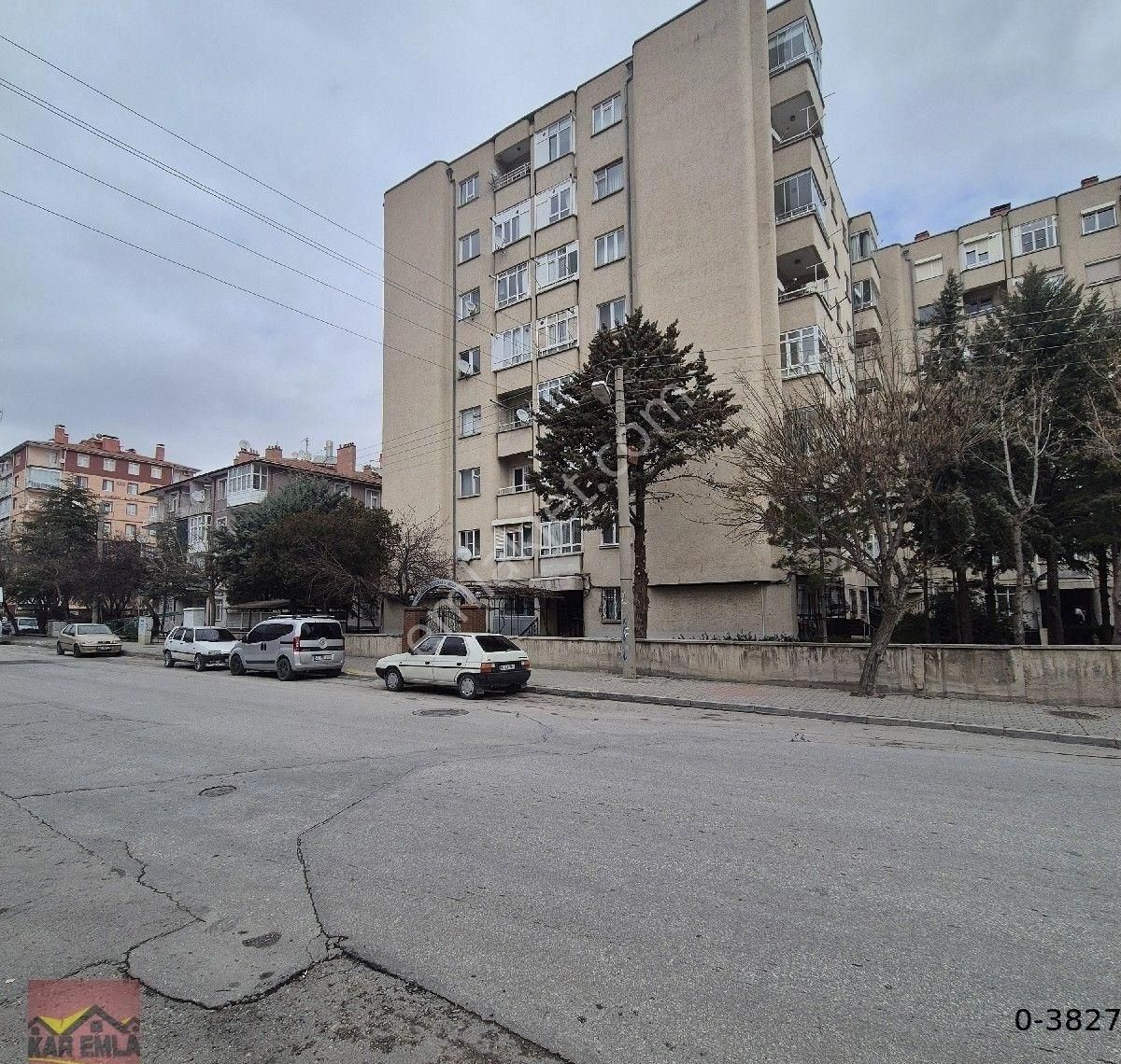 Barış Caddesine Yakın 2+1 Bakımlı Daire