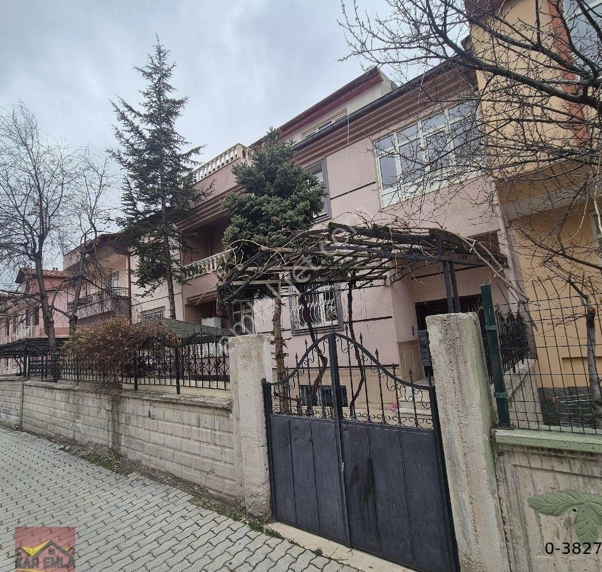 Malazgirt Mhlesinde 2+1 Bakımlı Daire
