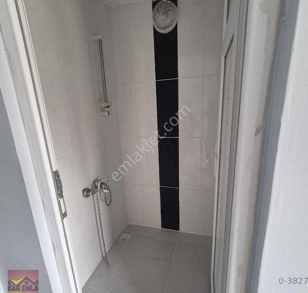 Malazgirt Mhlesinde 2+1 Bakımlı Daire - Görsel 17