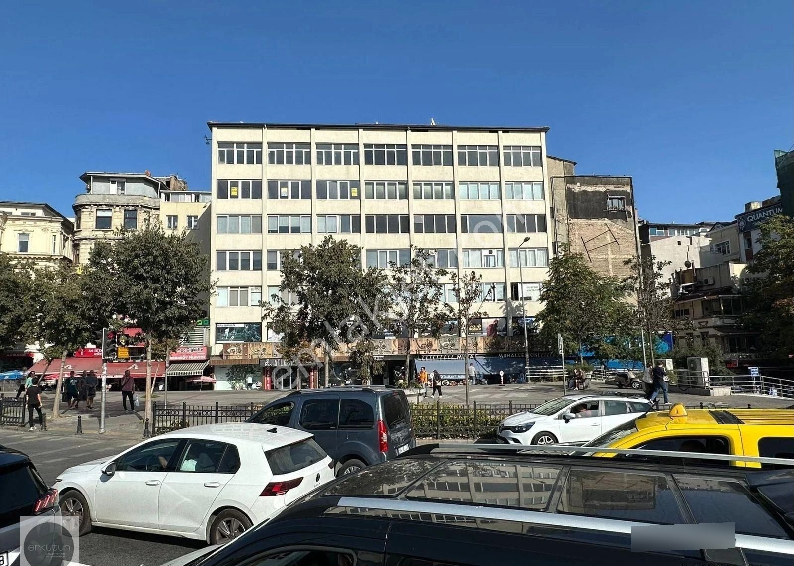 Erkutun'dan, Ofis / Konut. Karaköy Meydanı'nın İmza Binasında Muhteşem Manzaralı Kiralık Loft Daire - Görsel 7