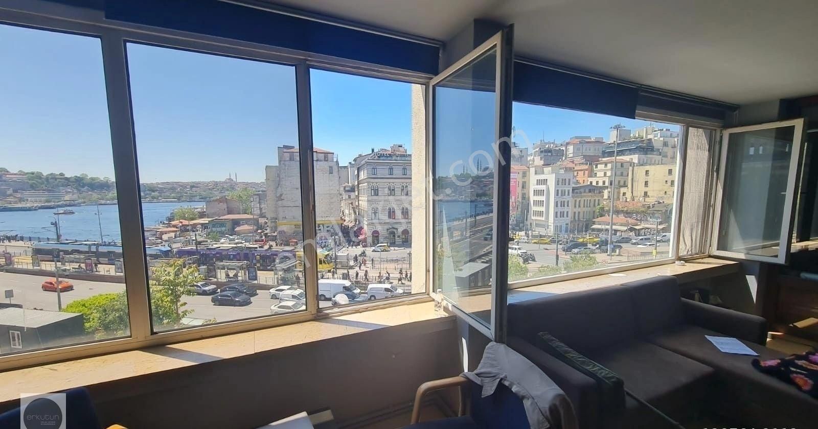 Erkutun'dan, Ofis / Konut. Karaköy Meydanı'nın İmza Binasında Muhteşem Manzaralı Kiralık Loft Daire - Görsel 27