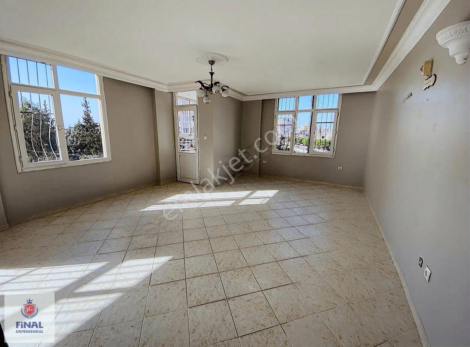 Finalden Adananın Merkezinde Sağlam 2+1 Bulvar Üzeri İskanlı