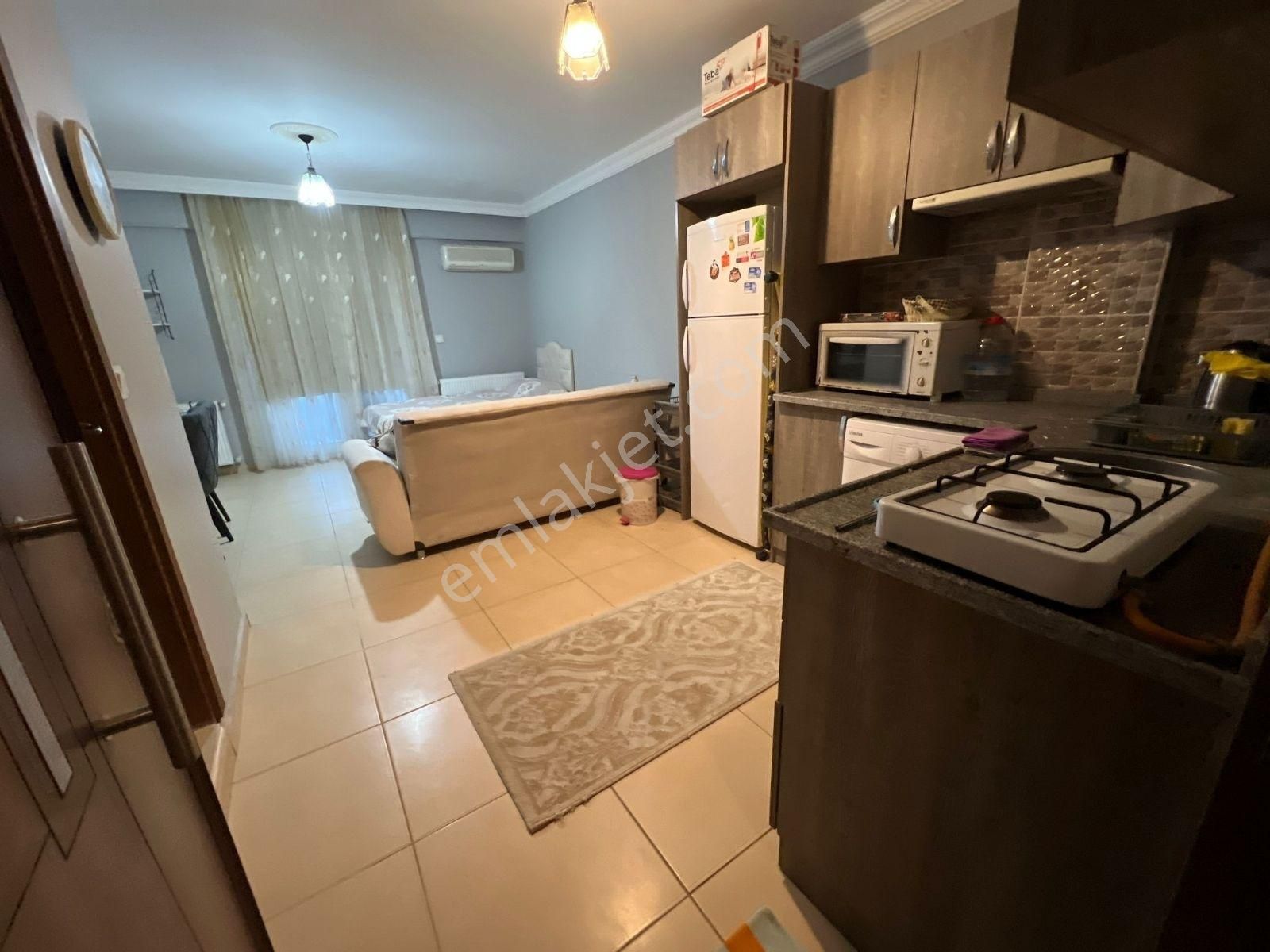 Urla Merkeze Yakın Ful Eşyali Balkonlu Stüdyo Daire - Görsel 18