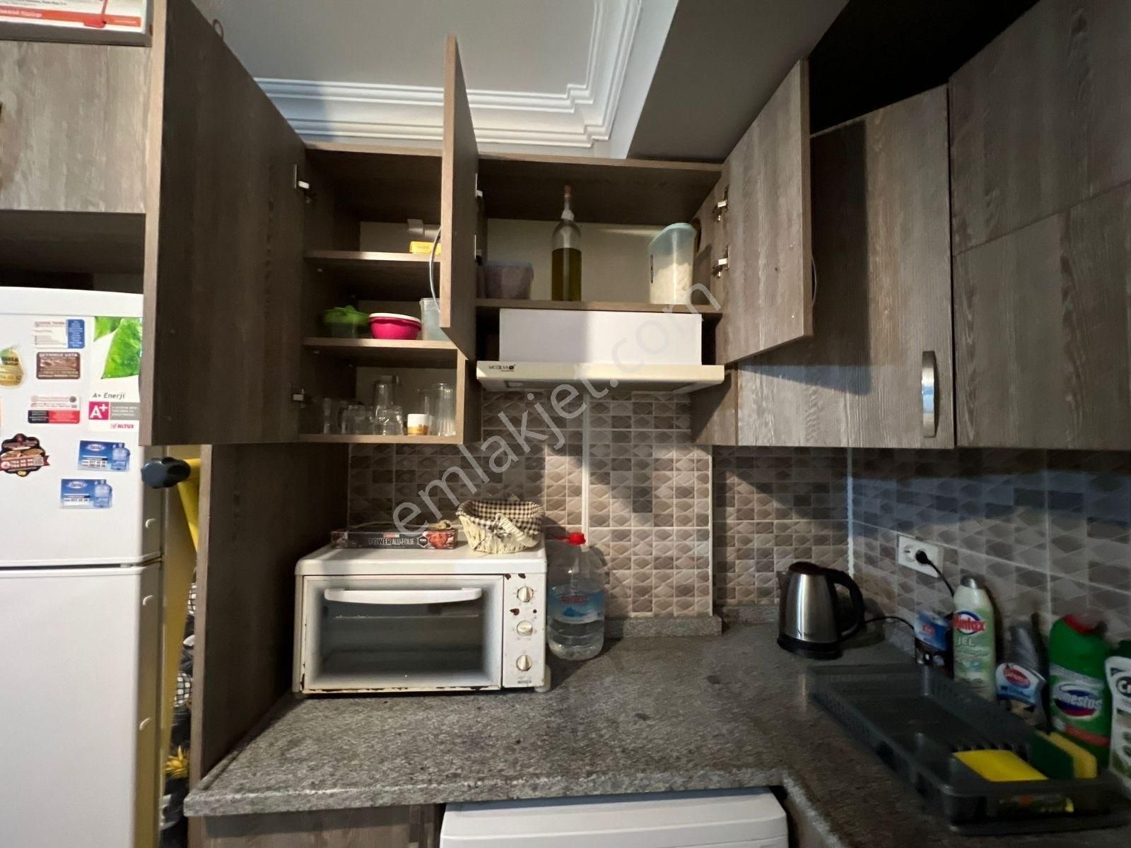 Urla Merkeze Yakın Ful Eşyali Balkonlu Stüdyo Daire - Görsel 15