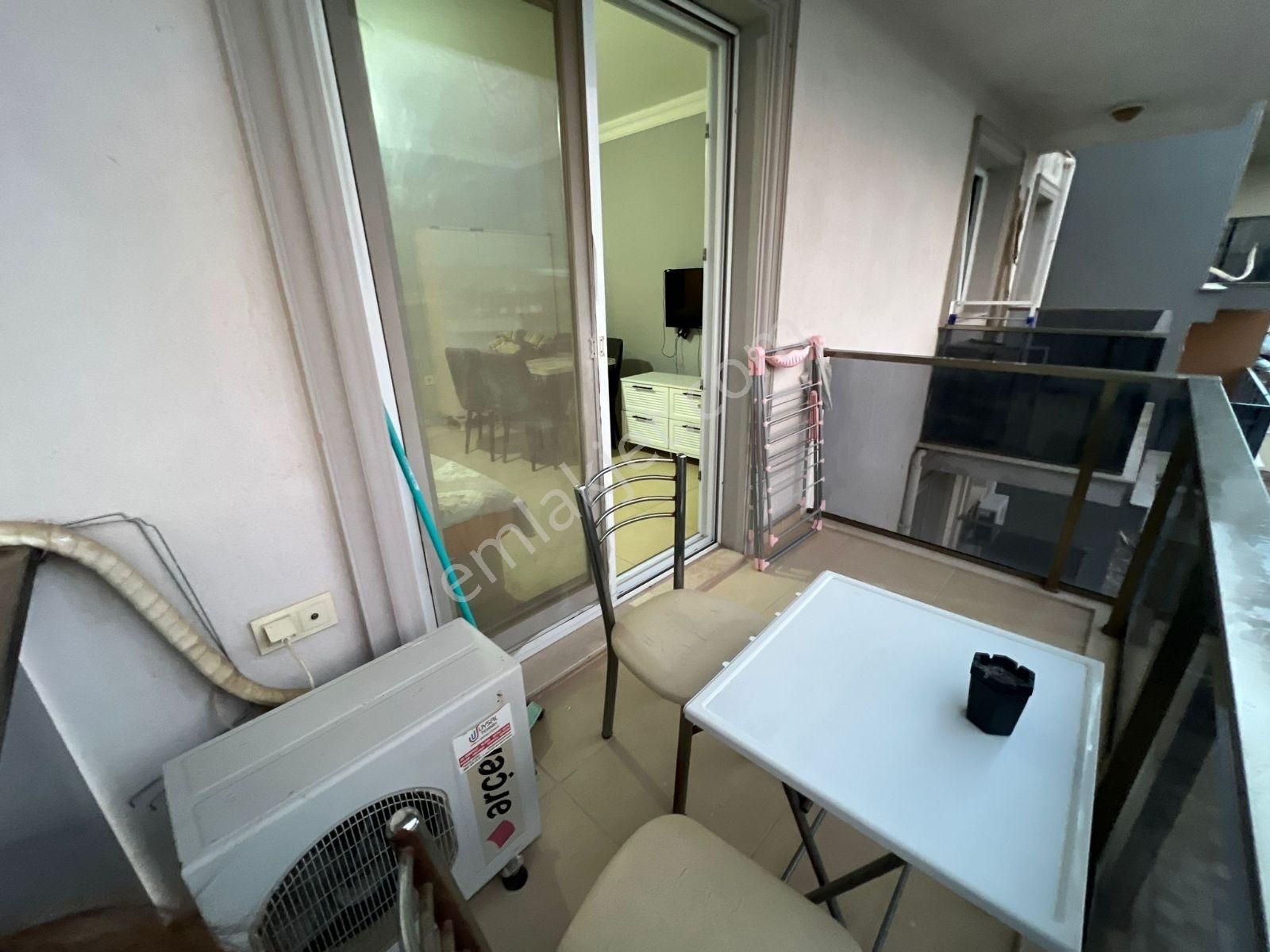 Urla Merkeze Yakın Ful Eşyali Balkonlu Stüdyo Daire - Görsel 8