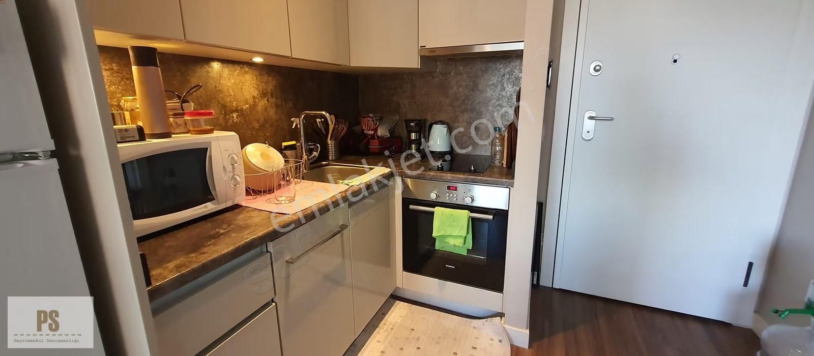 Satış Ve Kiralama Ofisinden 1+1 Kiracılı Satılık Daire