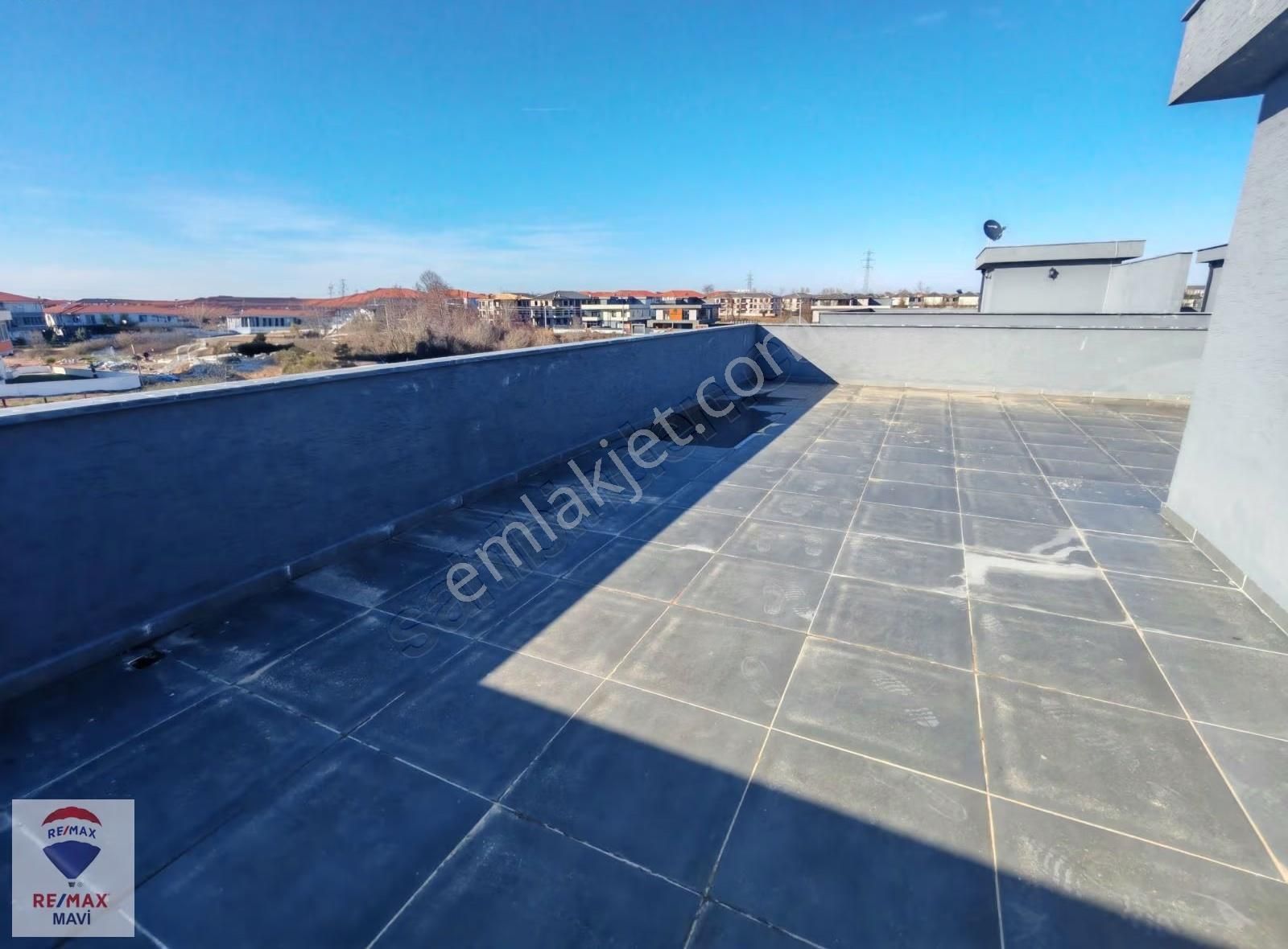 Karasu'da Havuzlu Ebeveyn Banyolu Geniş Bahçe Kullanımlı Villa - Görsel 18