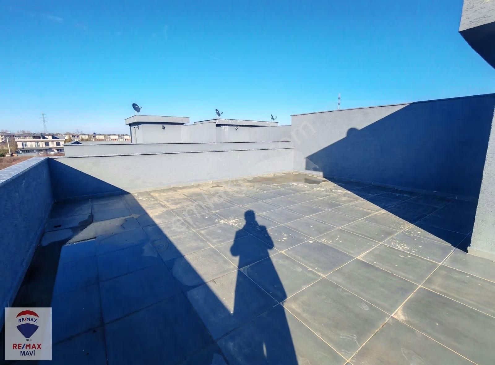 Karasu'da Havuzlu Ebeveyn Banyolu Geniş Bahçe Kullanımlı Villa - Görsel 11