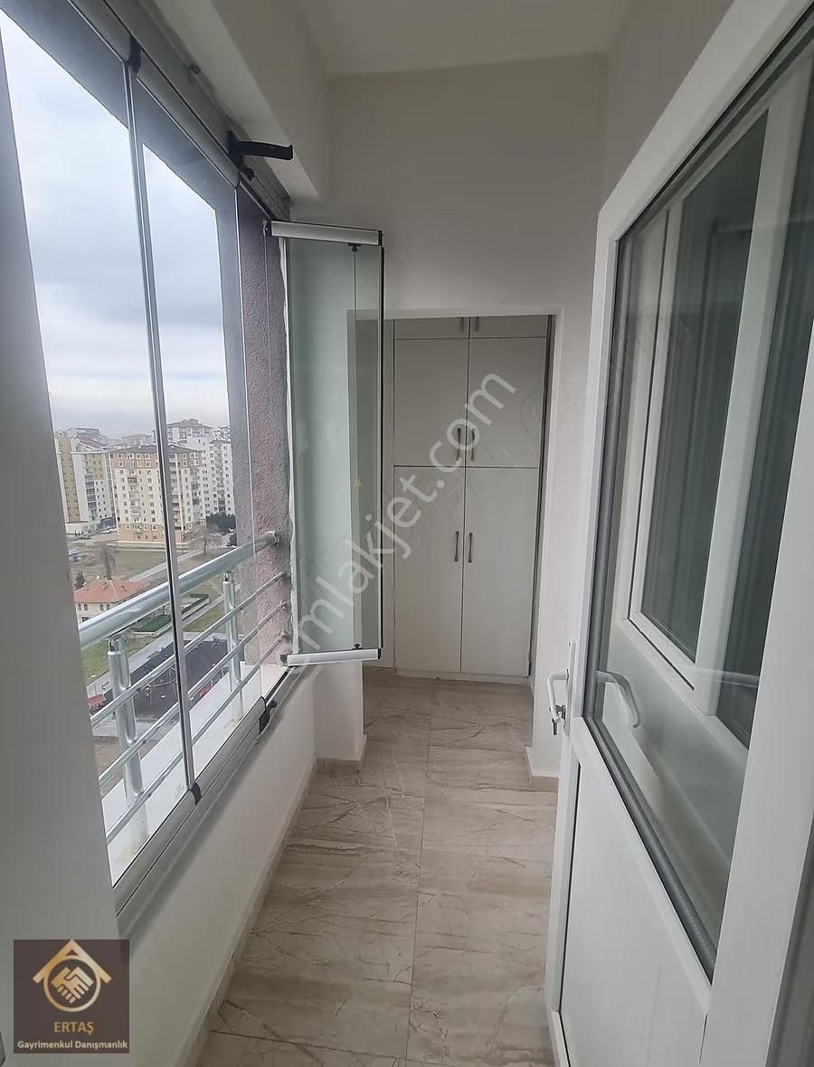 Yıldırım Beyazıt Mahallesinde Kombili Kiralık Daire - Görsel 8