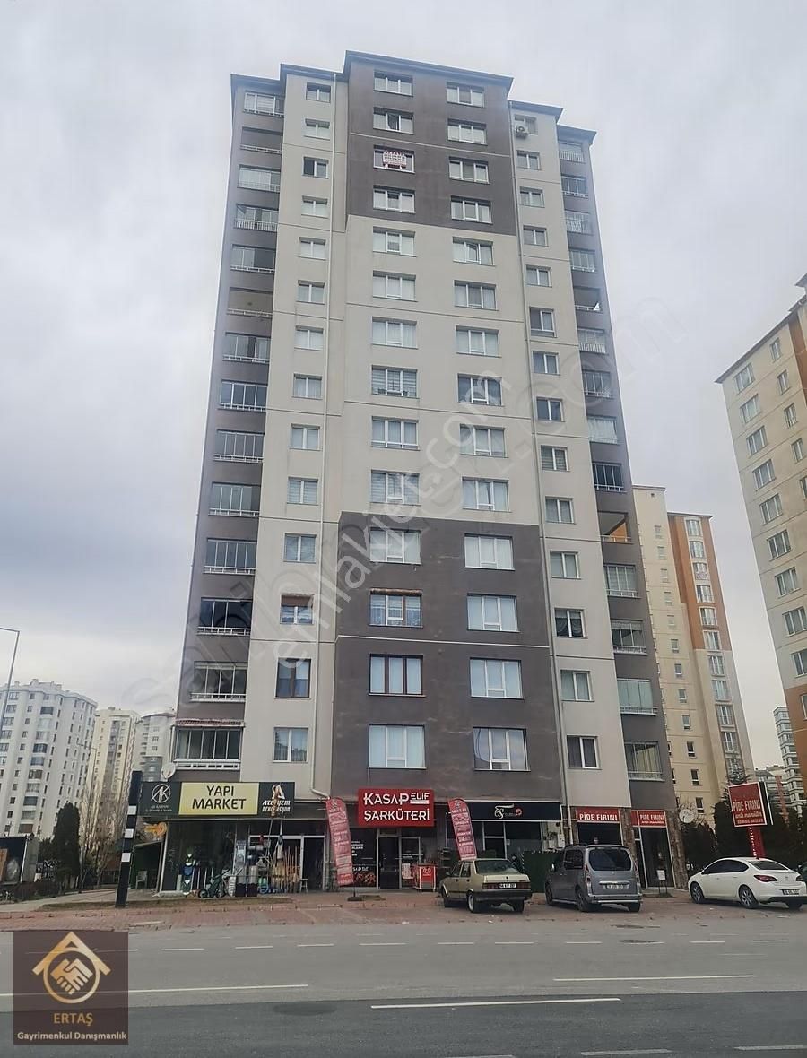 Yıldırım Beyazıt Mahallesinde Kombili Kiralık Daire