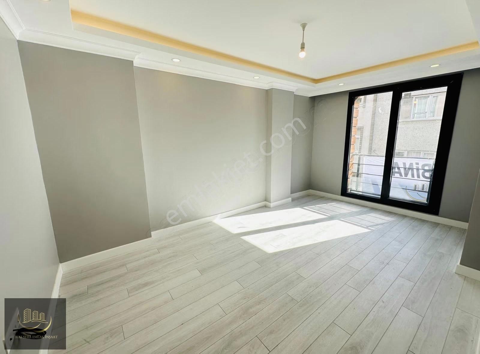 Has Seba'da Sefaköy Merkezde 1+1 70m Metrobüse 4dk Kiralık 1.kat