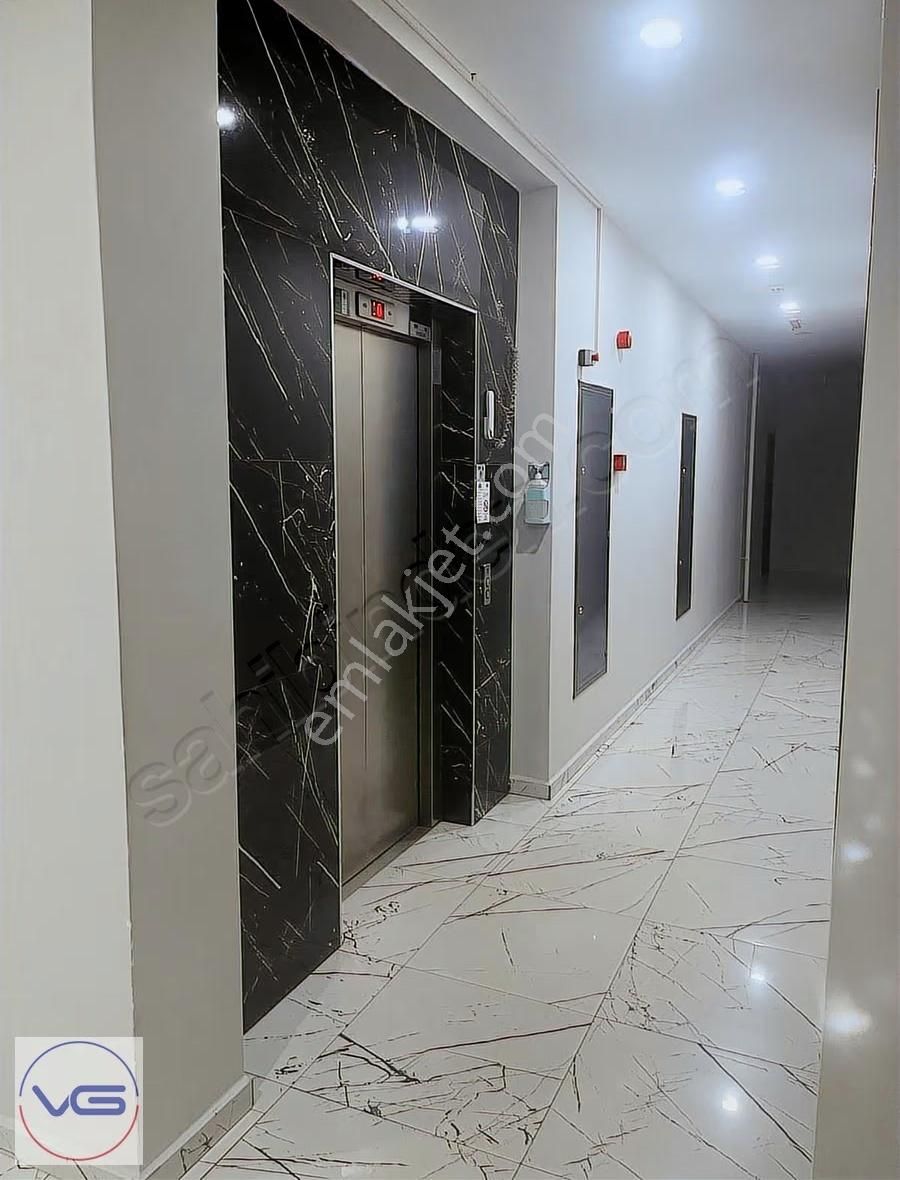 Aydınlı'da Çok Güzel Konumda,elit Sitede,kaliteli 3+1 Daire - Görsel 4