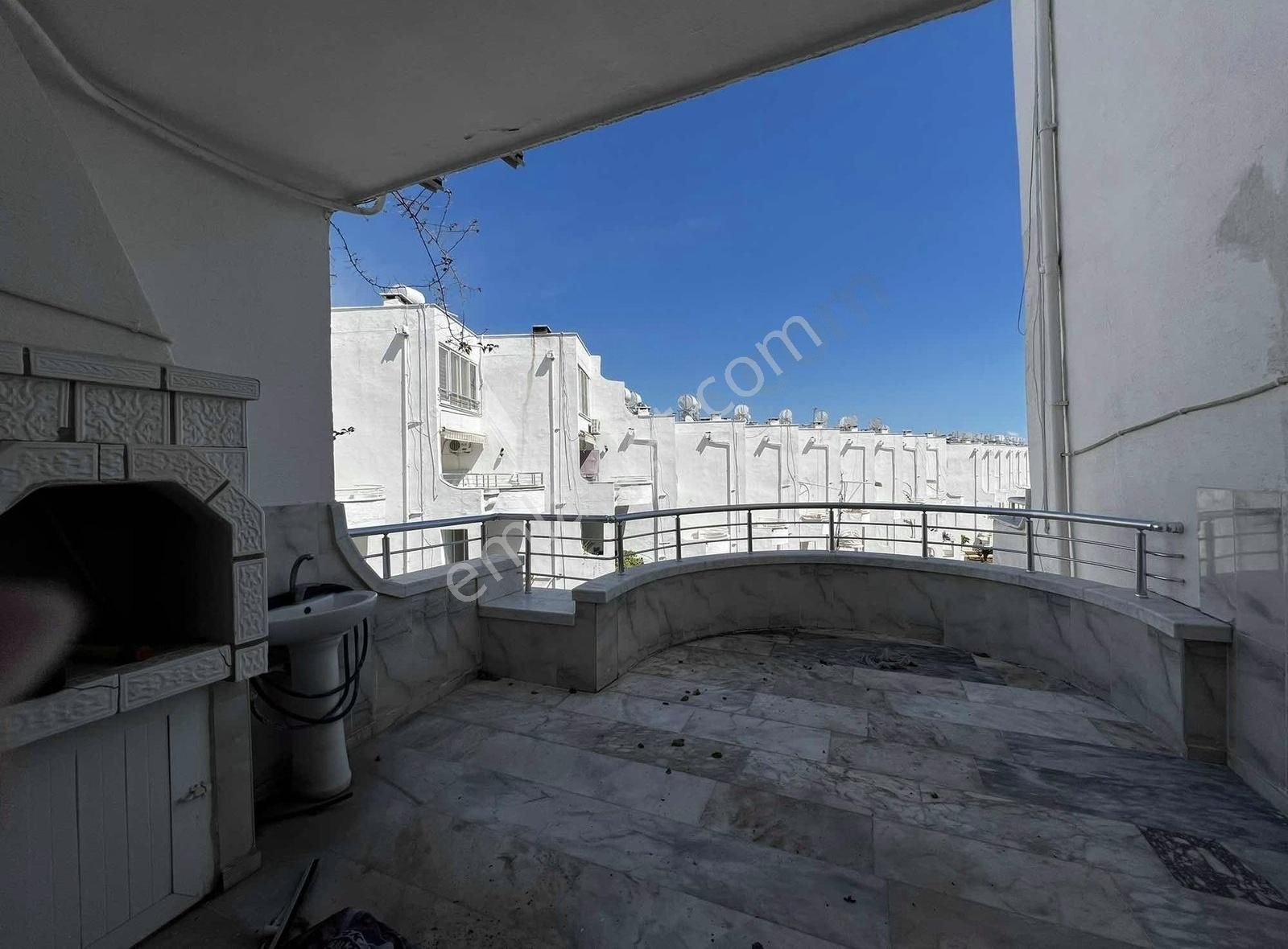Çeşmeli De Denize Sıfır Kiralık Dupleks Yazlık - Görsel 16