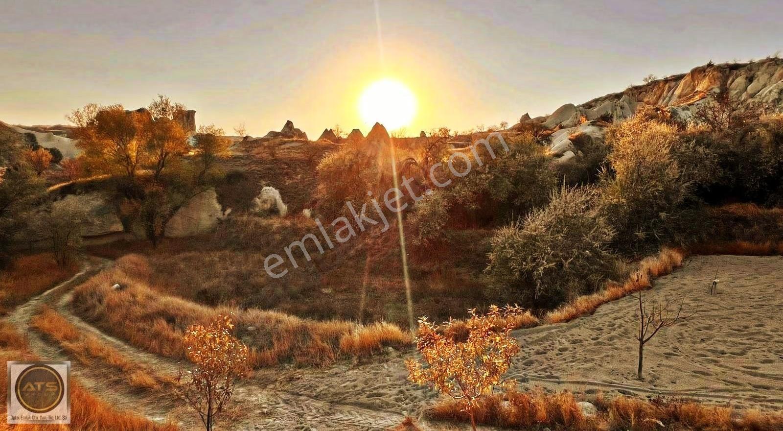 Ürgüp'te Satılık Peri Bacası Manzaralı 1040 M² Arazi