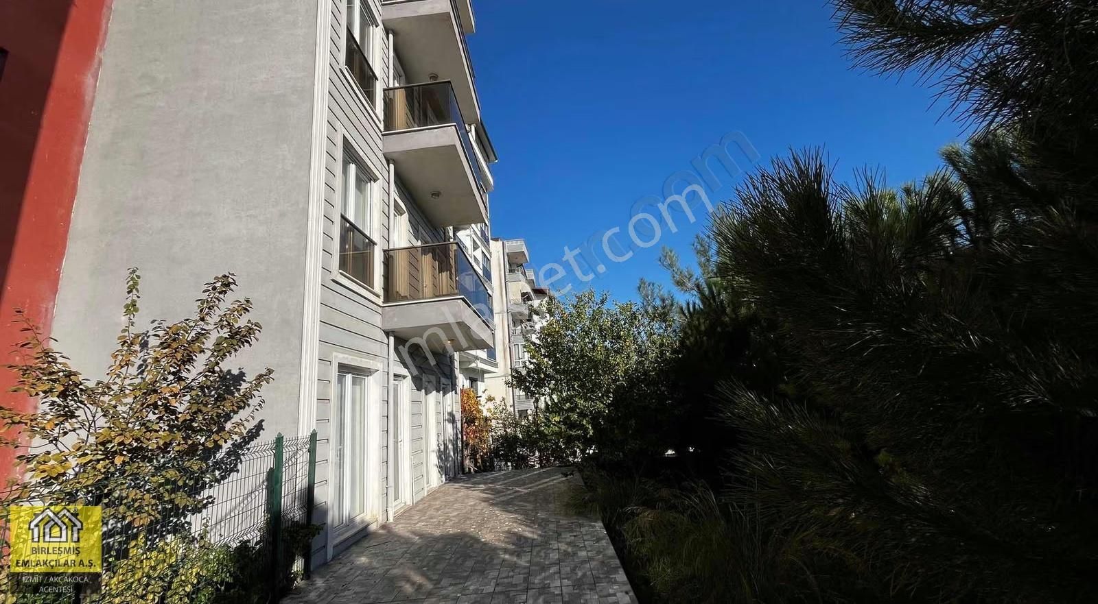 Panoramik Körfez Manzaralı Satılık 5+1 Bahçe Triplex Daire - Görsel 18