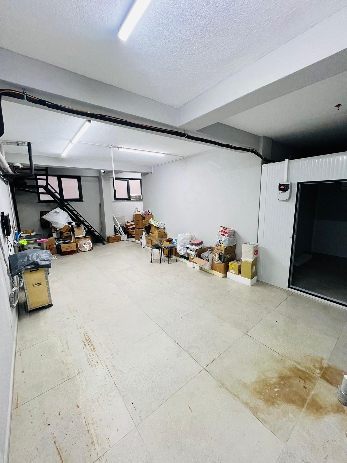 Bayrampaşada Acil Caddeye Yakın İki Katlı Satılık Dükkan - Görsel 8