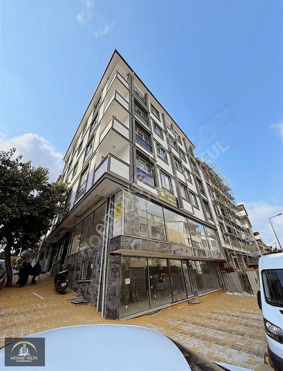 Home'dan Cadde Cepheli Satılık 240m Yatırımlık Giriş Dükkan Acil - Görsel 4