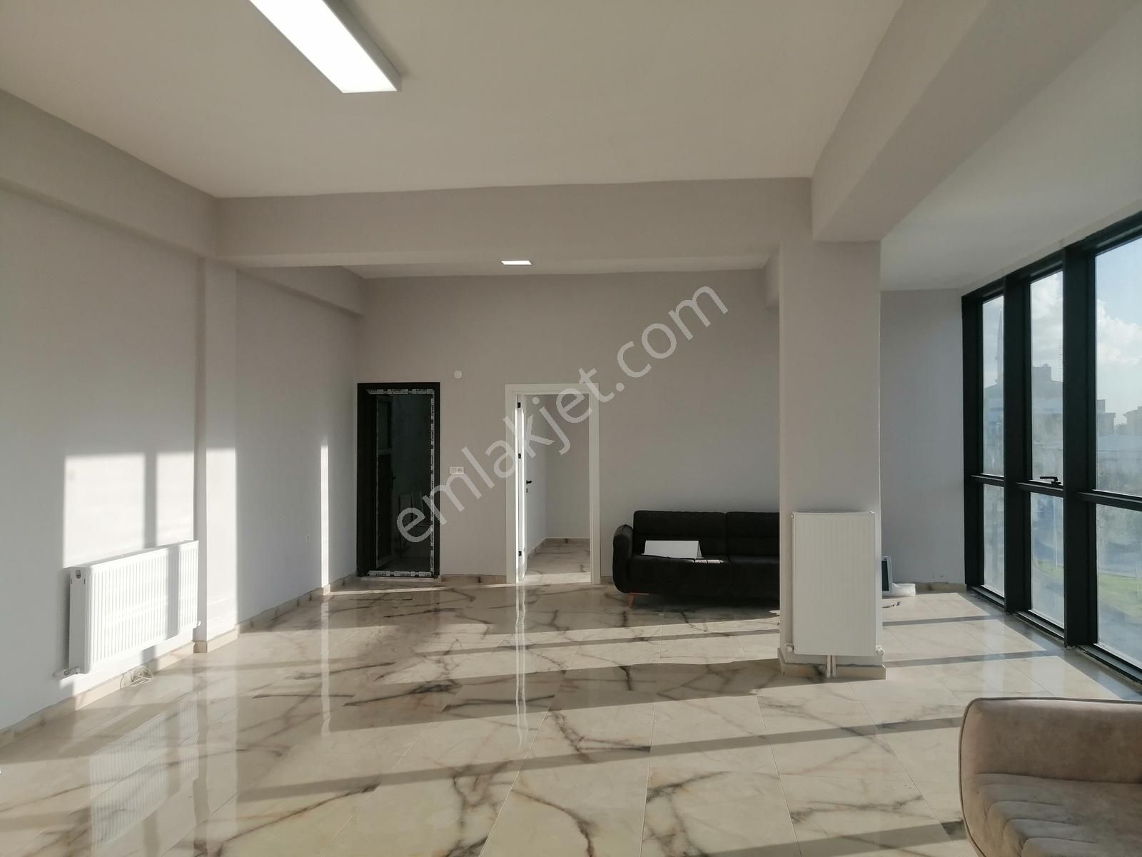 Arnavutköy Cadde Cephe Kiralık Ara Kat Ofis - Görsel 8