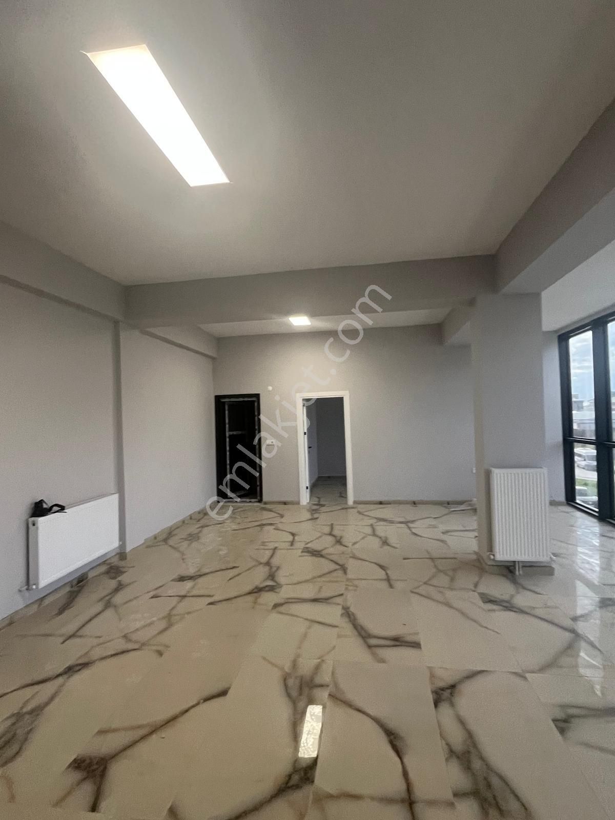 Arnavutköy Cadde Cephe Kiralık Ara Kat Ofis - Görsel 6