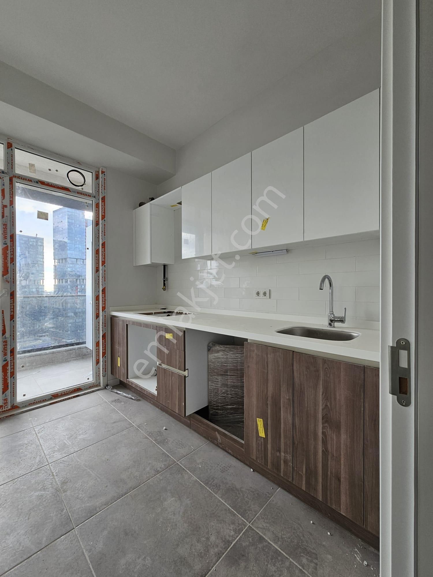Esenkent Doğa Park Sitesi Kapalı Otoparklı Ebv Banyolu Sıfır 3+1 - Görsel 19