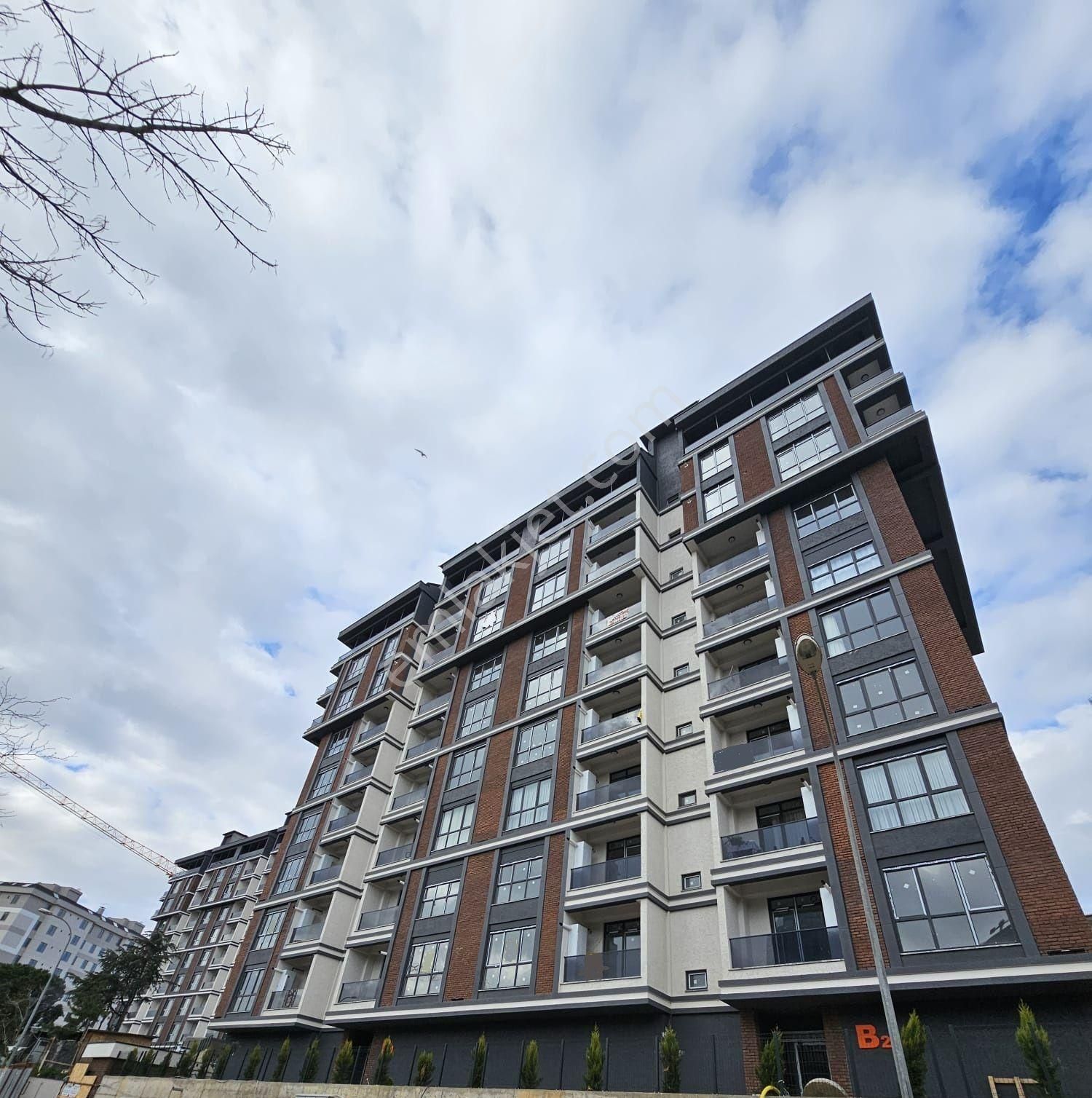 Esenkent Doğa Park Sitesi Kapalı Otoparklı Ebv Banyolu Sıfır 3+1