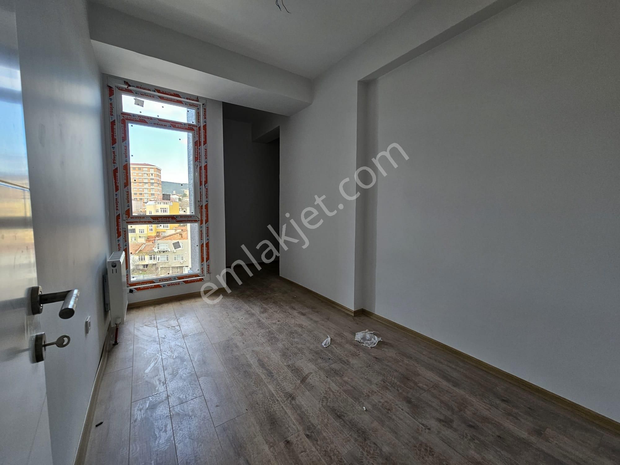 Esenkent Doğa Park Sitesi Kapalı Otoparklı Ebv Banyolu Sıfır 3+1 - Görsel 11