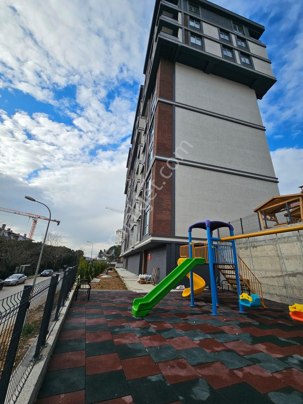 Esenkent Doğa Park Sitesi Kapalı Otoparklı Ebv Banyolu Sıfır 3+1 - Görsel 2