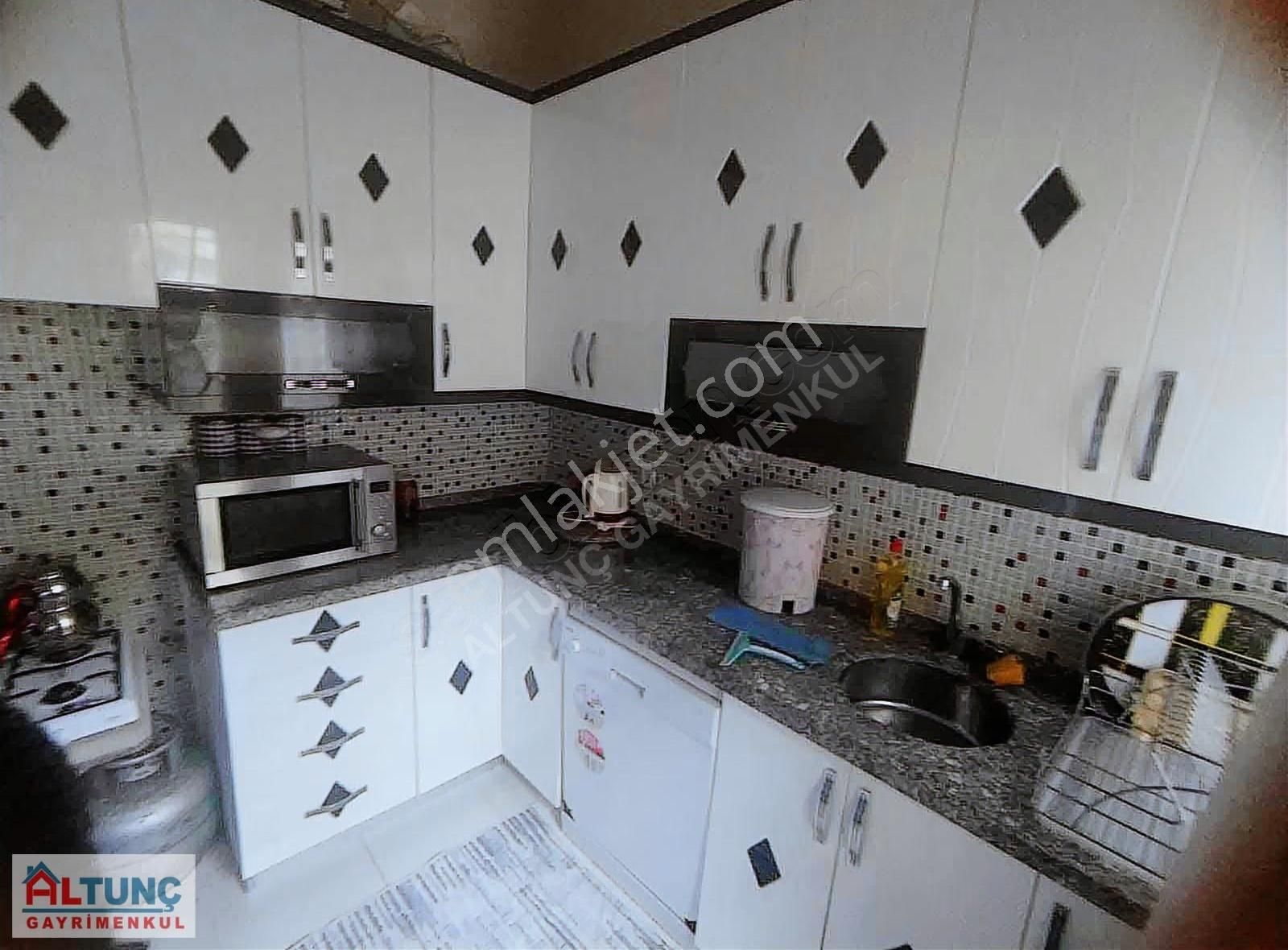 Altunç'dan Namıkkemalde 2 Katlı 3+1 Kapalı Mutfak Müstakil Ev - Görsel 32