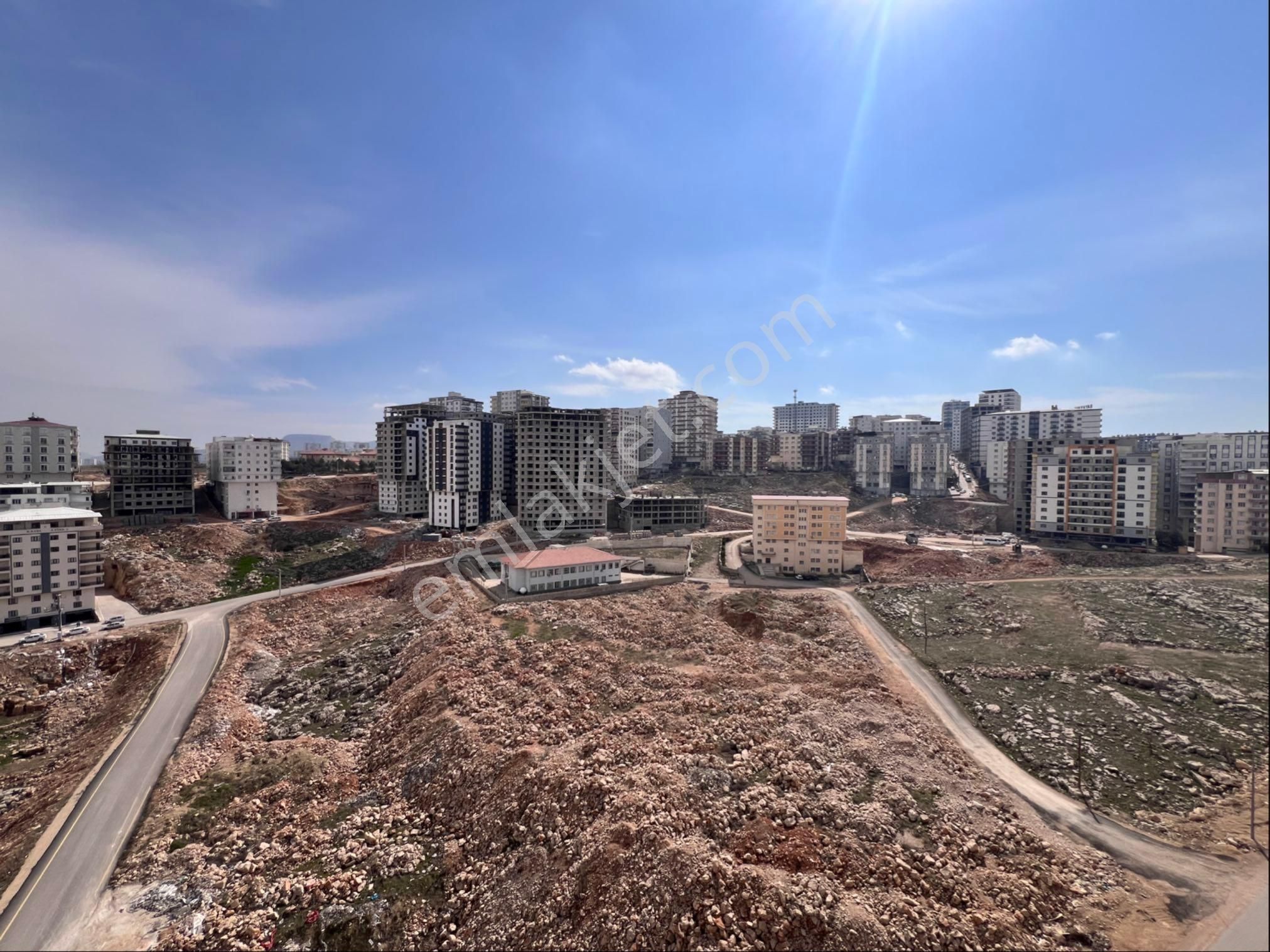 Murat Emlaktan Mardin Eğt.vearş. Hastane Yanı En Uygun Lüks 2+1 Dairemiz Satılıktır