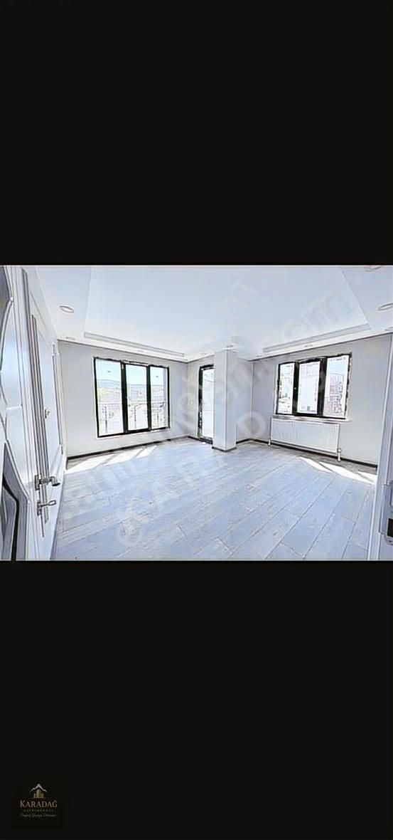 Boğazköy'de Cadde Cephe 3+2 Üst Dubleks