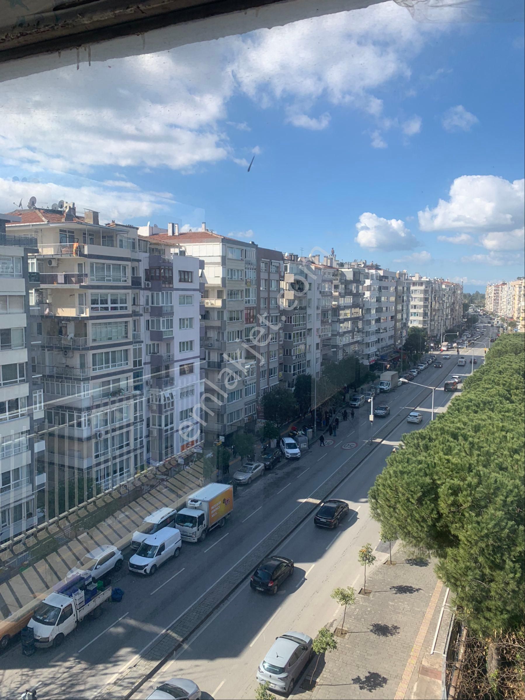 İnönü Caddesi Göztepe Stadı Cepheli Deniz Manzaralı 3+1 Satılık Daire - Görsel 12