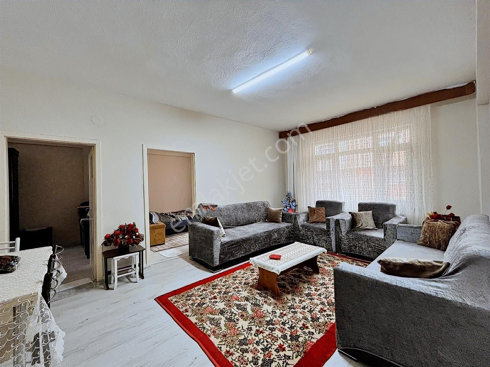 Cumhuriyet Mahallesi Askeriye Civarı Yatırıma Uygun 3+1 Daire - Görsel 3