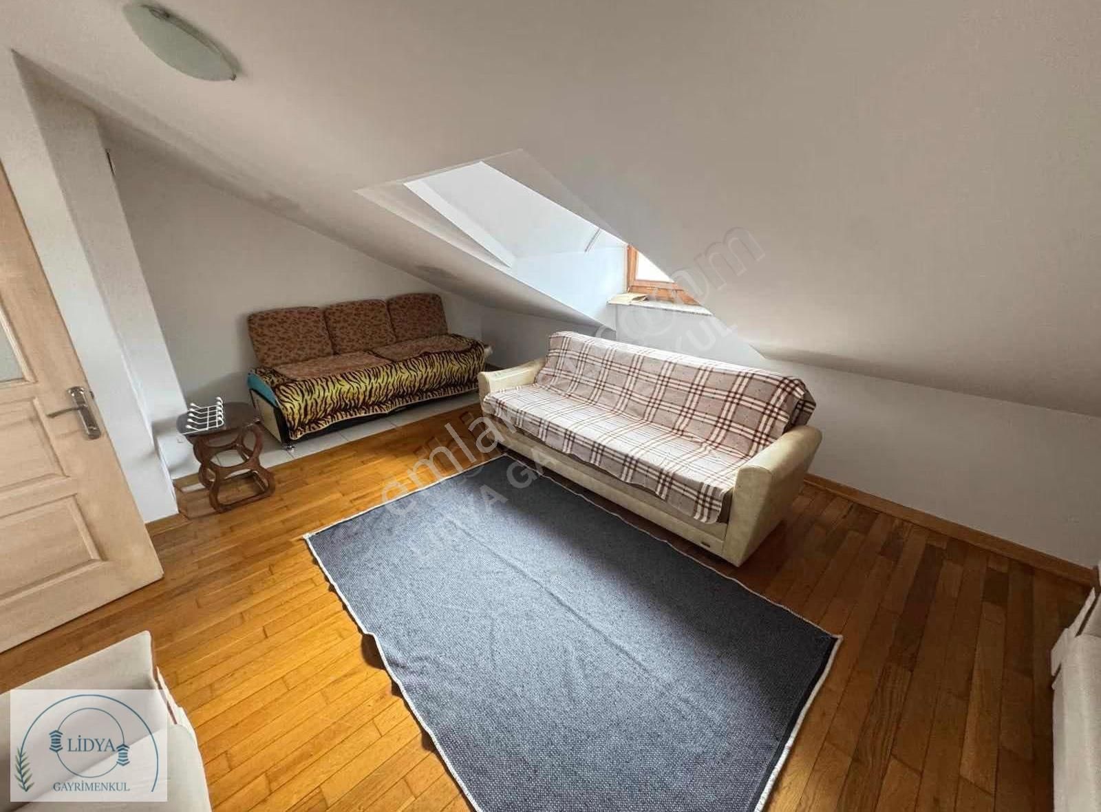 Fındıklı Mh. Aile Binasında Çok Geniş Teraslı Kısmi Eşyalı 1+1 - Görsel 23