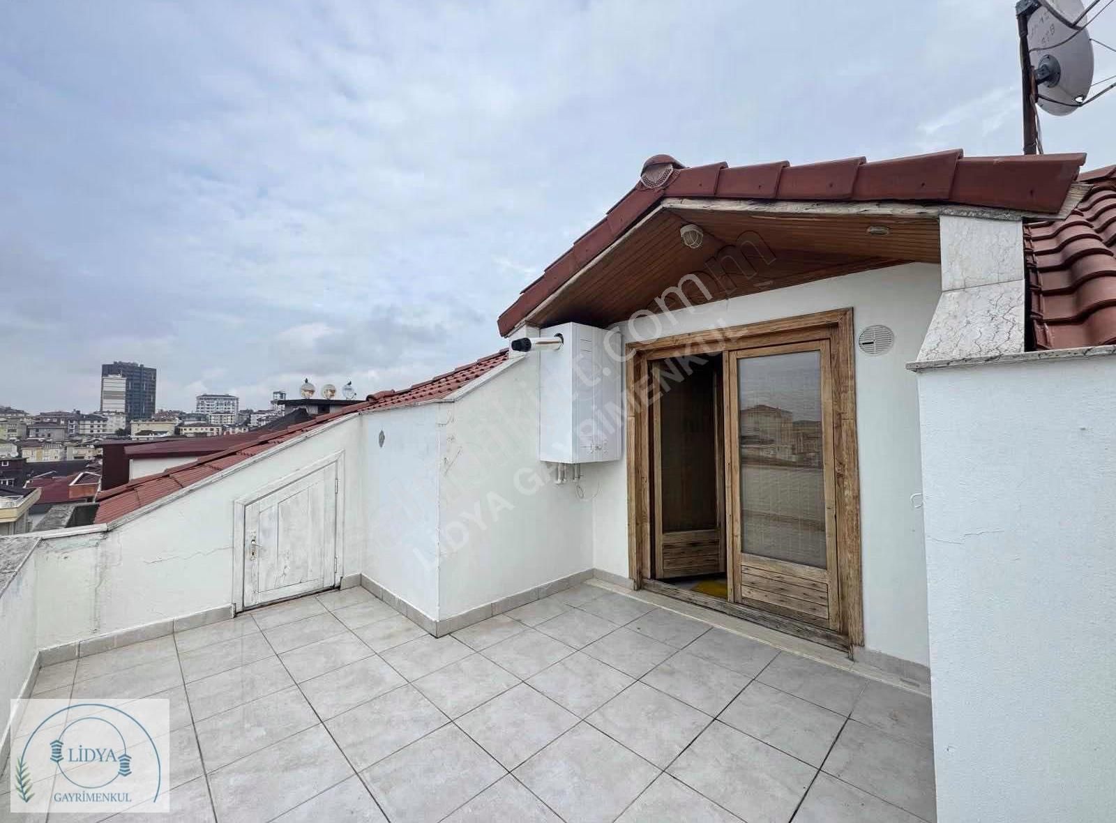 Fındıklı Mh. Aile Binasında Çok Geniş Teraslı Kısmi Eşyalı 1+1 - Görsel 18