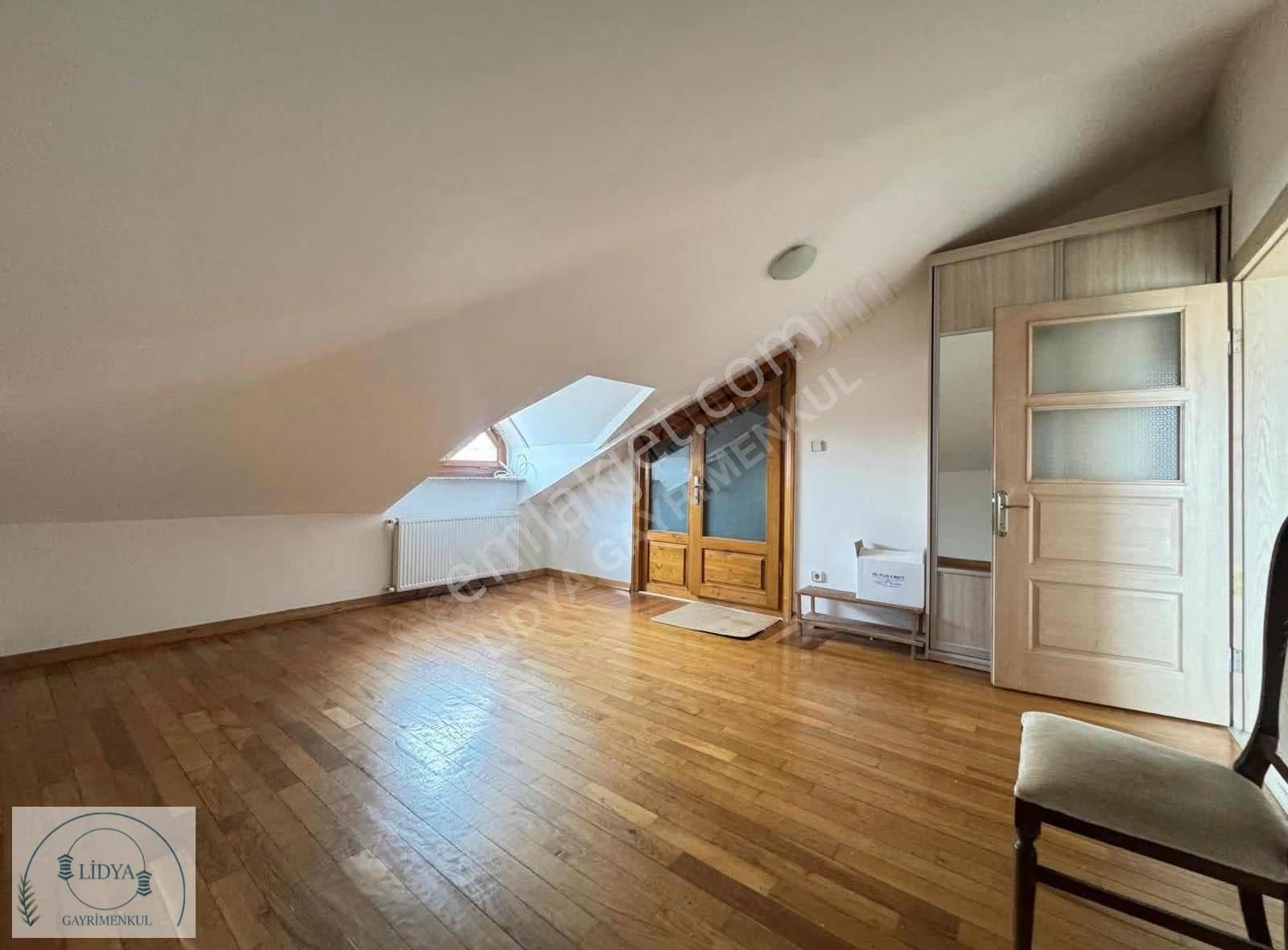 Fındıklı Mh. Aile Binasında Çok Geniş Teraslı Kısmi Eşyalı 1+1 - Görsel 25