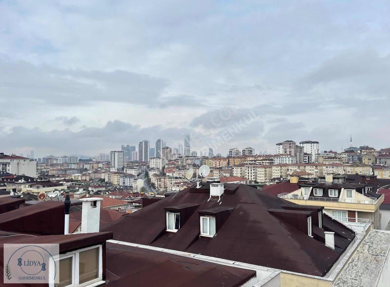 Fındıklı Mh. Aile Binasında Çok Geniş Teraslı Kısmi Eşyalı 1+1 - Görsel 22