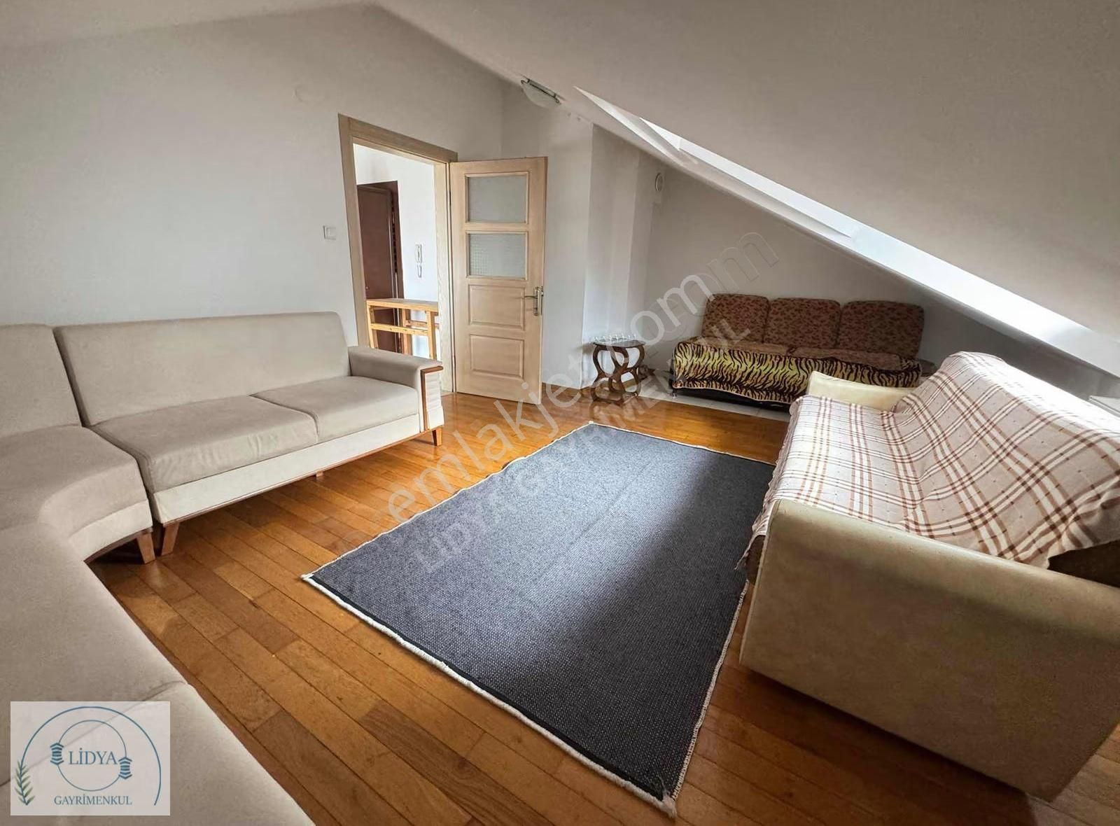 Fındıklı Mh. Aile Binasında Çok Geniş Teraslı Kısmi Eşyalı 1+1 - Görsel 15