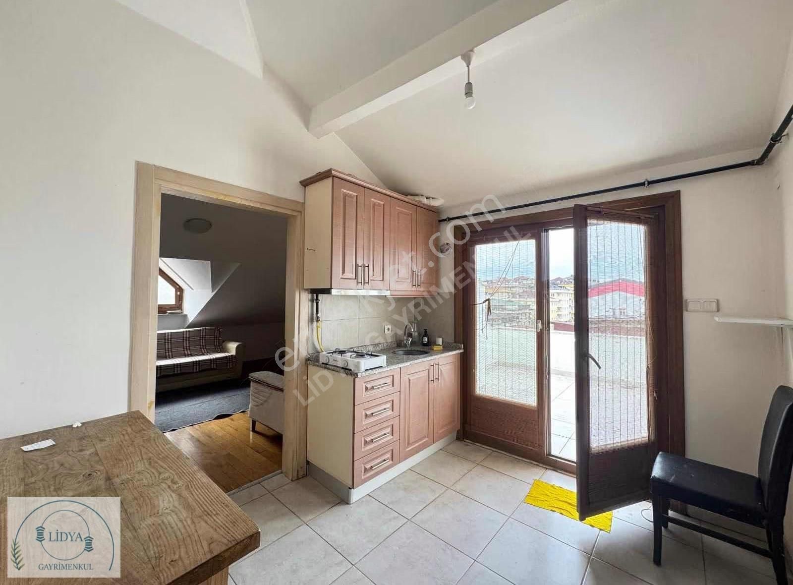 Fındıklı Mh. Aile Binasında Çok Geniş Teraslı Kısmi Eşyalı 1+1 - Görsel 11