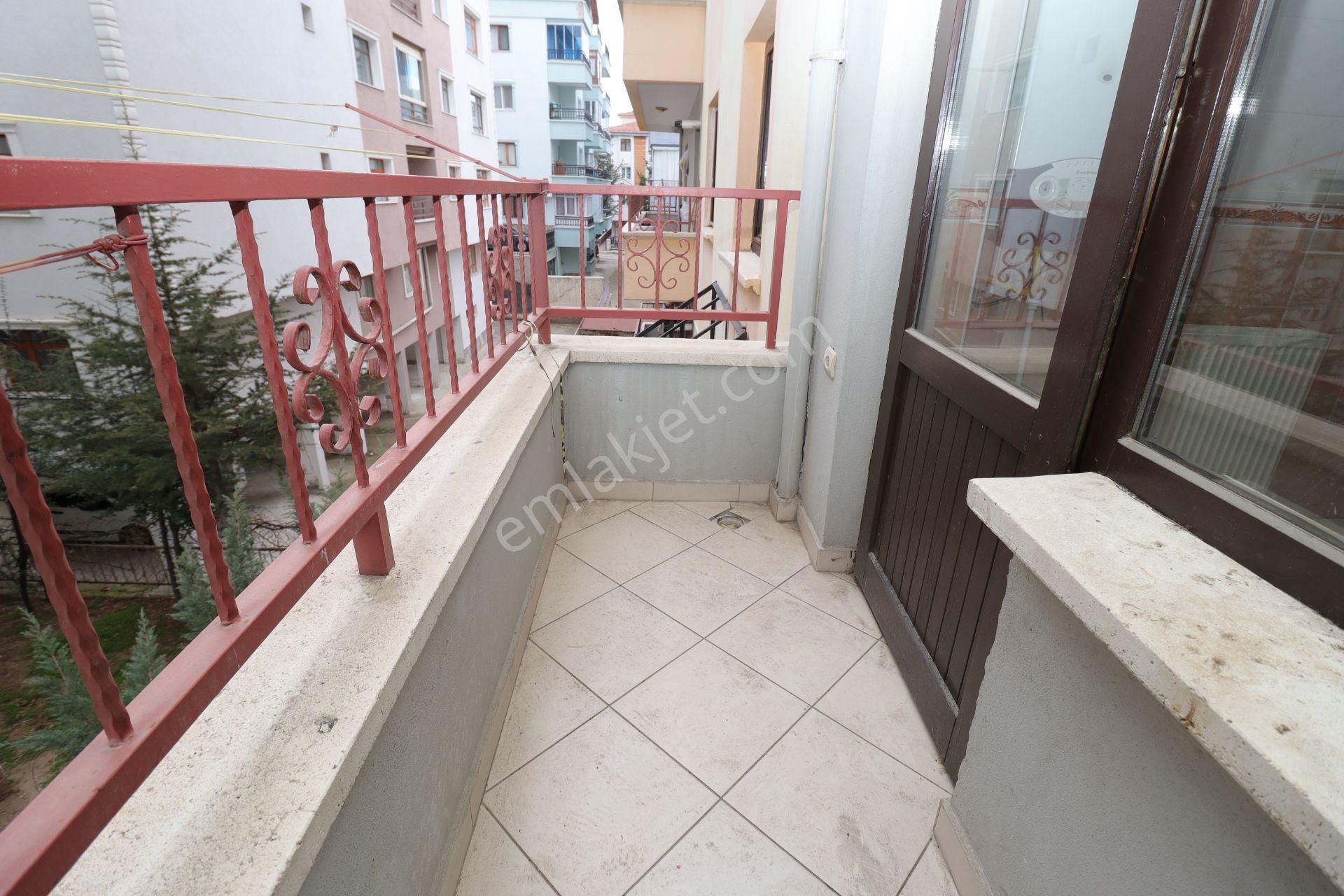 Akif'ten Topçu'da 3+1 Cadde Üzeri Pazar & Sağlık Ocağı Yakını Kiralık Daire - Görsel 7