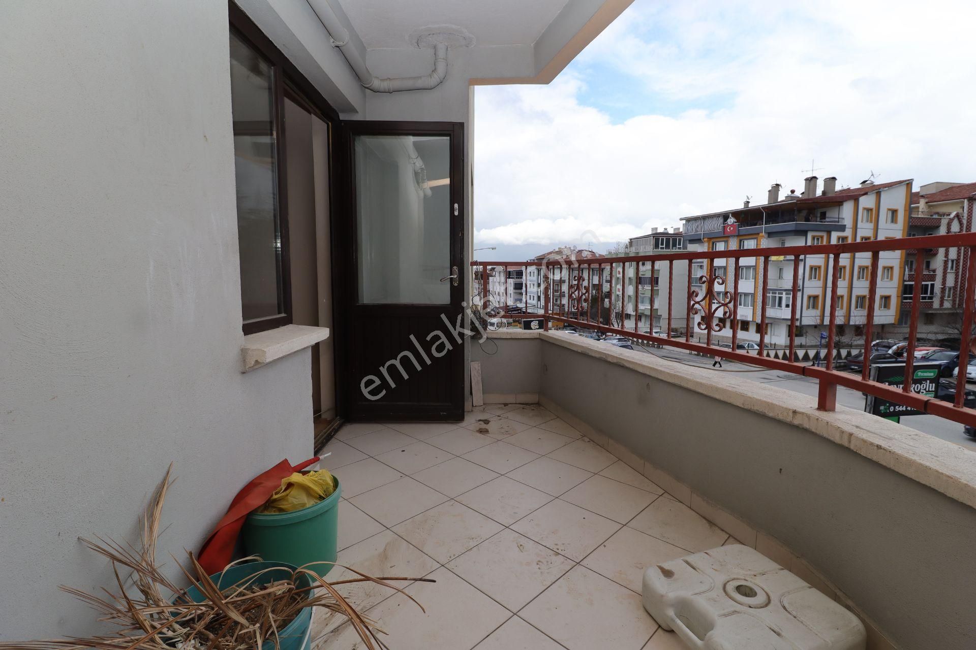 Akif'ten Topçu'da 3+1 Cadde Üzeri Pazar & Sağlık Ocağı Yakını Kiralık Daire - Görsel 18