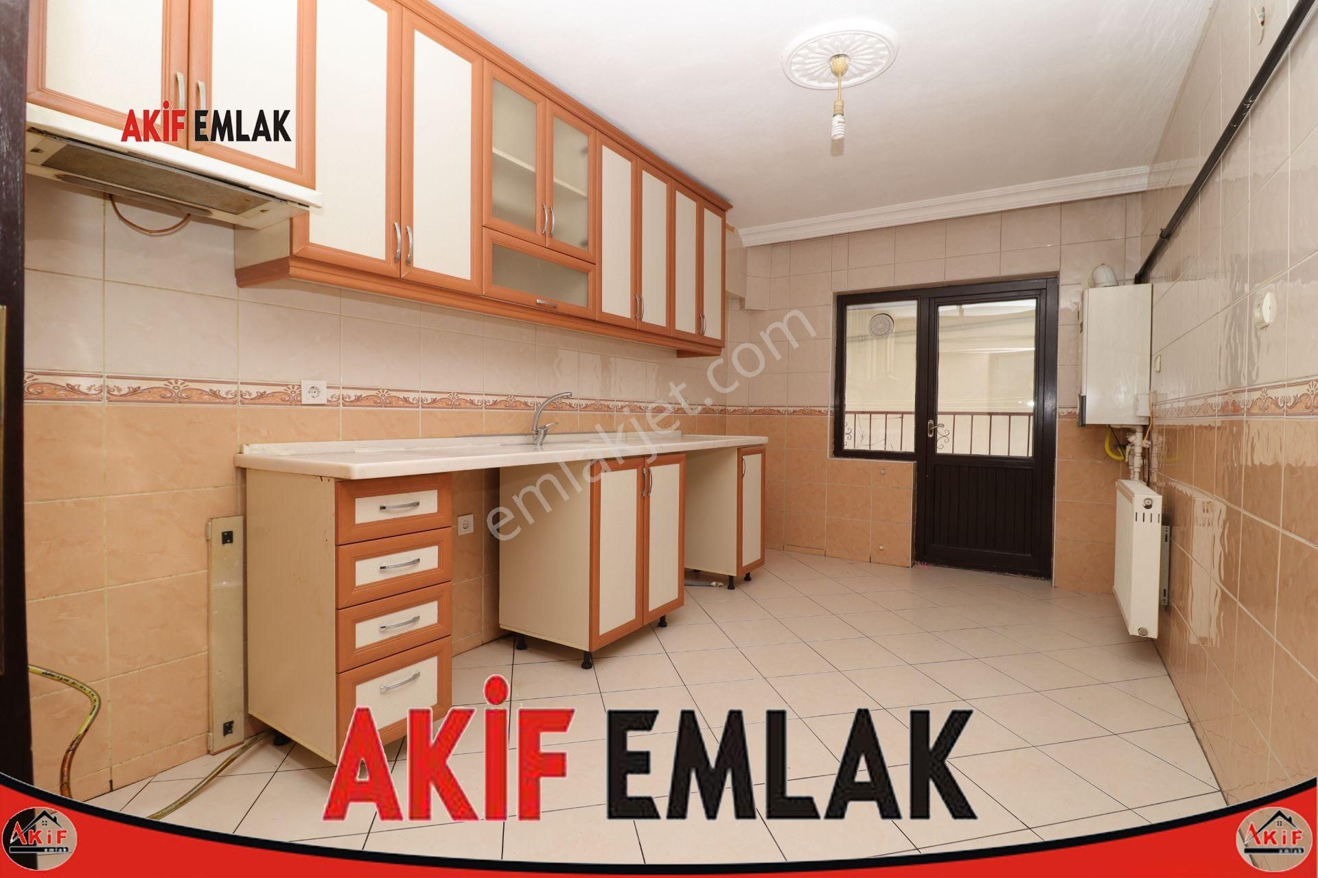 Akif'ten Topçu'da 3+1 Cadde Üzeri Pazar & Sağlık Ocağı Yakını Kiralık Daire